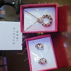 Avon necklace and earrings set